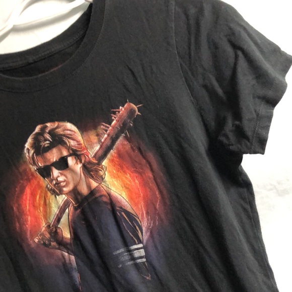 Stranger Things medium T-shirt Netflix pretty damn good babysitter black juniors - Picture 3 of 8